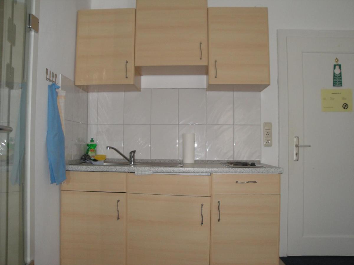 Bed & Kitchen Burgau Apartment Room photo